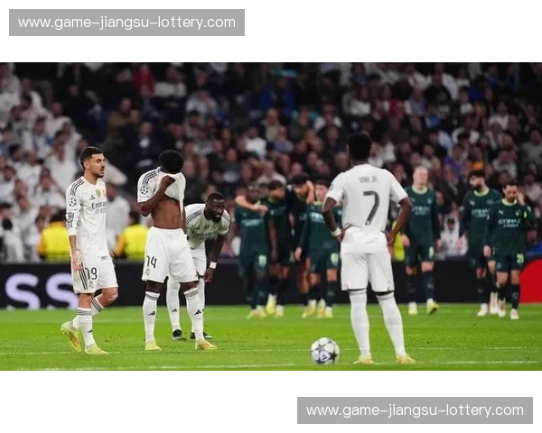 绿茵之巅的宿命残响：当“欧冠之王”皇马再遇“好莱坞”拜仁，谁能主宰欧洲足球的灵魂？